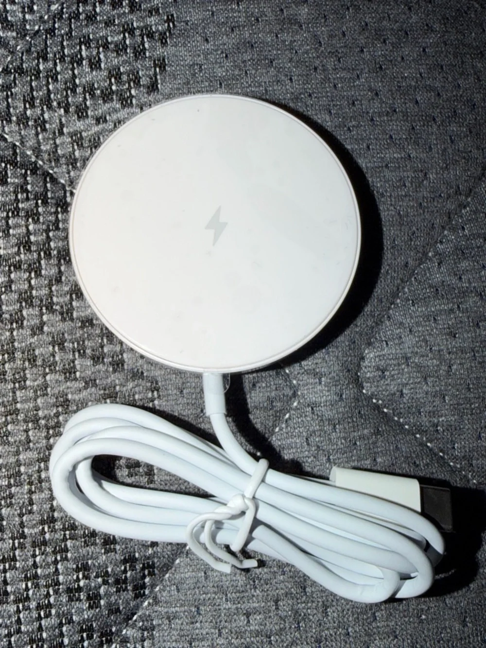 White Wireless Magnetic Phone Charger Pad - Fast Charging